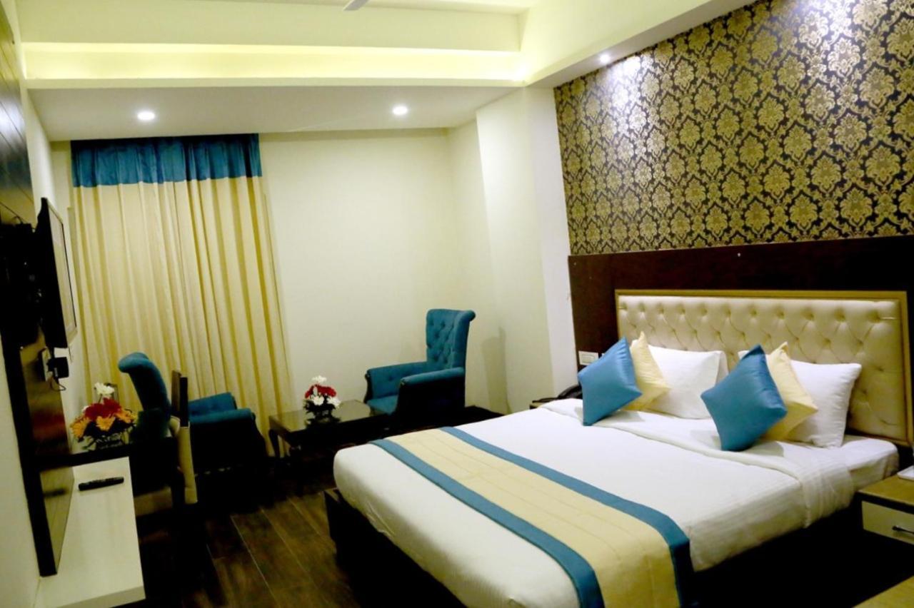 Hotel S C Residency Zirakpur Exterior foto